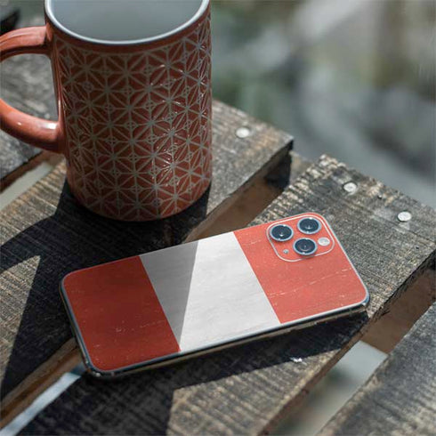 Peru Flag Distressed iPhone 11 Pro Skin